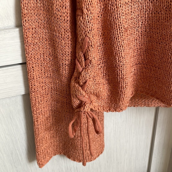 MinkPink sweater size small - Picture 2 of 4